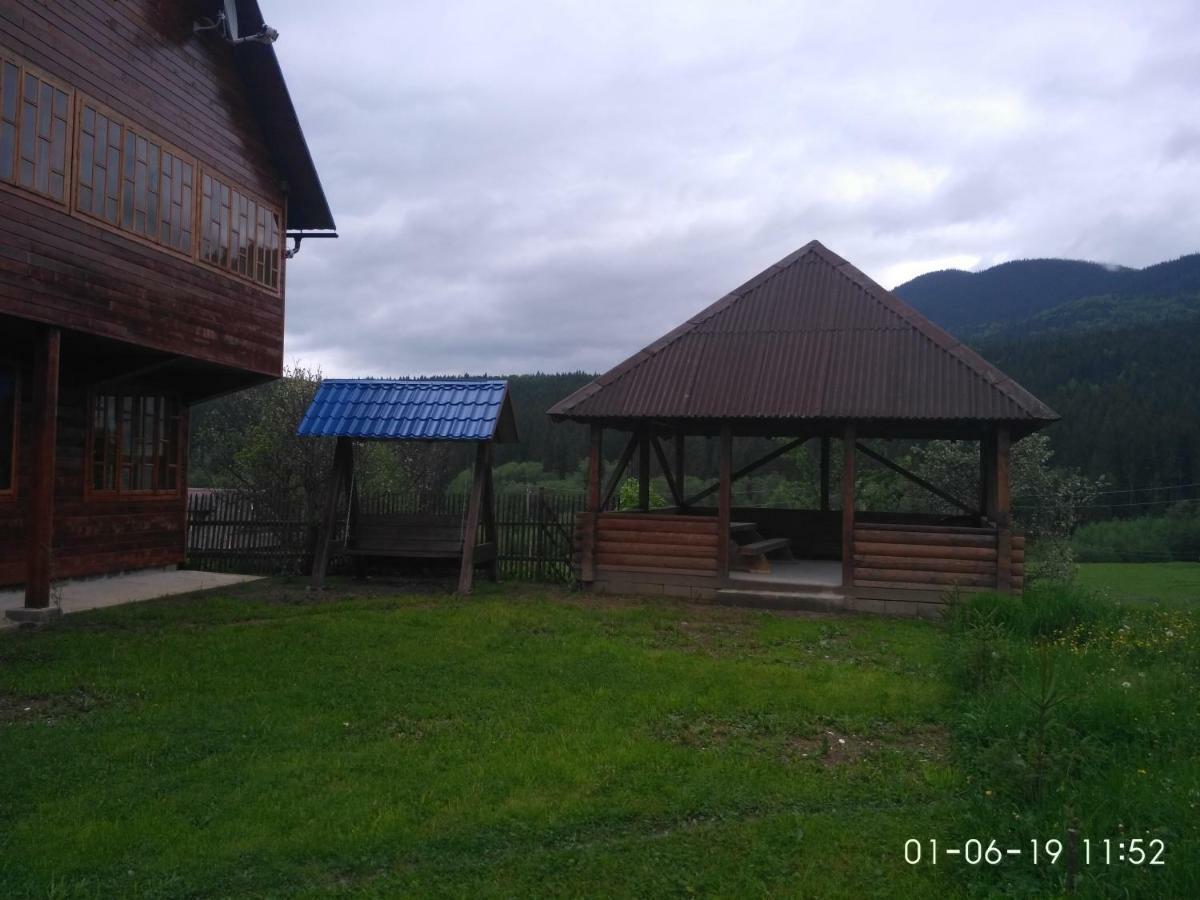 Під Явором Daire Vorokhta Dış mekan fotoğraf